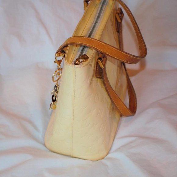 Louis Vuitton Houston Vernis PM Monogram Cream Leather Shoulder Bag / Handle - Picture 4 of 10
